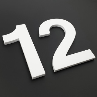 Weiße Hausnummer 12 cm hoch